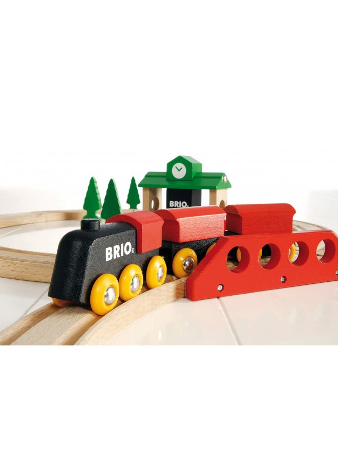 Brio World 33028 - Classic Figure 8 Set - 22 Piece Wood Toy Train Set with Accessories and Wooden Tracks for Kids Age 2 and Up