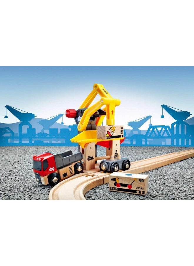 BRIO World - 33280 Freight Goods Station | Toy Train Accessories for Kids Age 3 and Up , Green