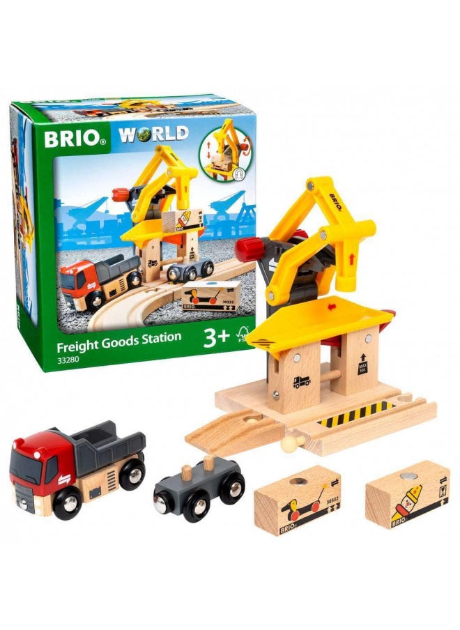 BRIO World - 33280 Freight Goods Station | Toy Train Accessories for Kids Age 3 and Up , Green