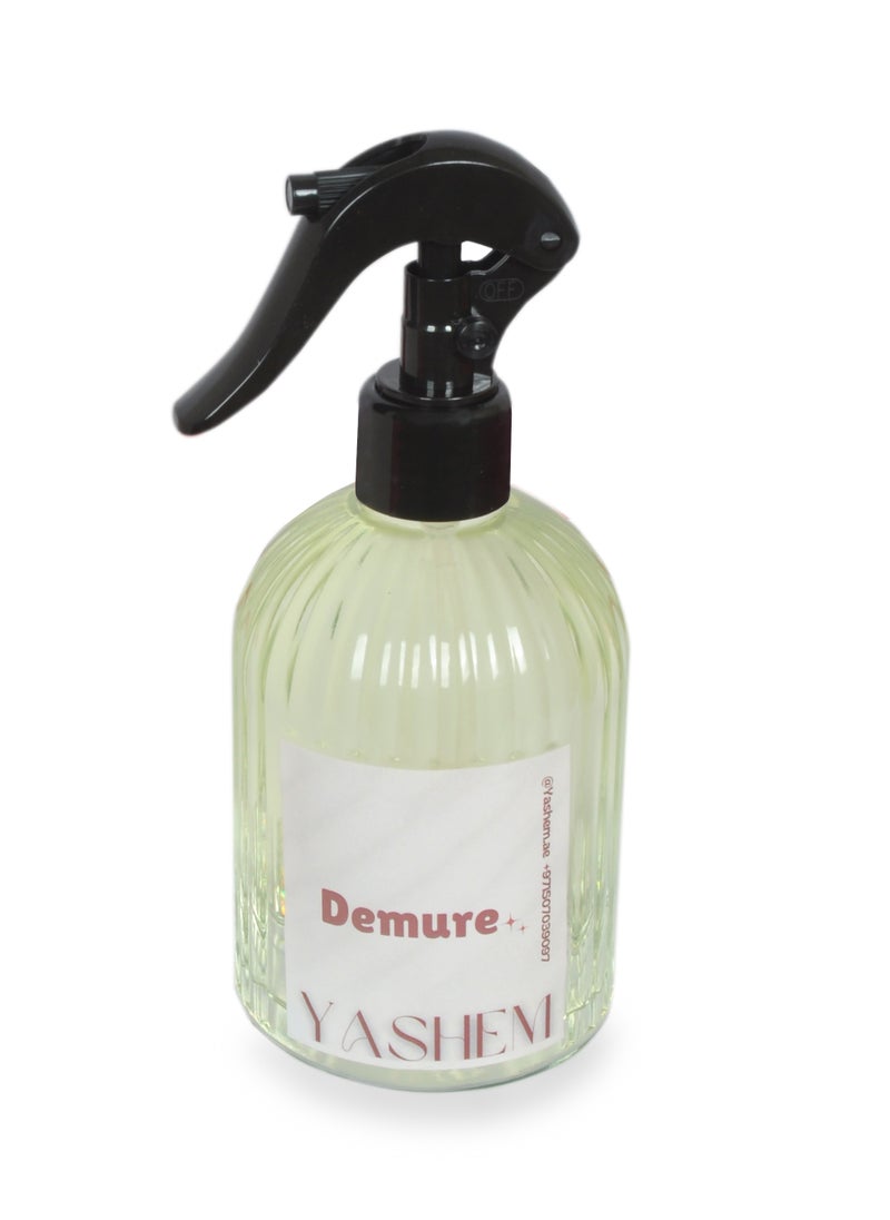 demure spray