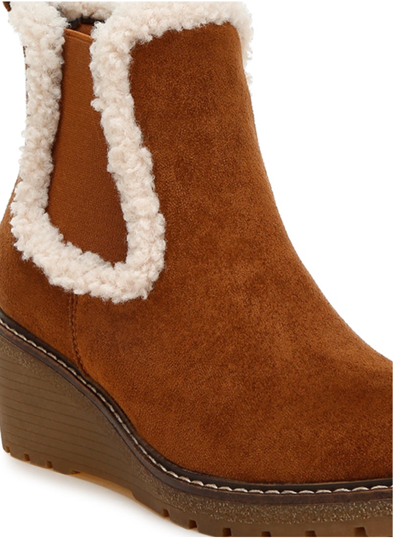 Faux Fur Lined Chelsea Boots in Tan