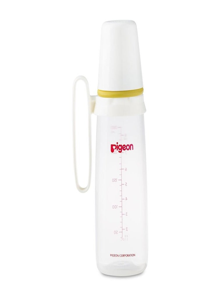 PIGEON PLASTIC W HAND 240ML BOTTLE