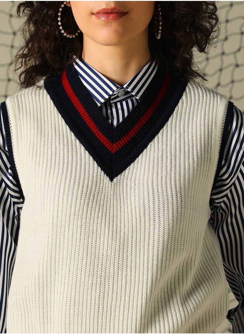 Women's Off White 100% Acrylic Solid Regular Fit Sweater