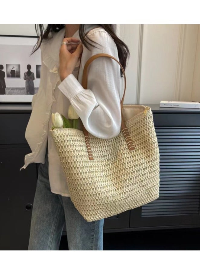 Vacation style grass woven bag