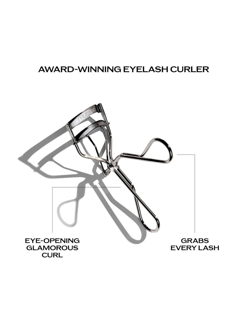 Shiseido Eyelash Curler - Crimps & Curls Lashes for Perfect, Eye-Framing Fringe - Gentle & Safe - Includes Replacement Pad