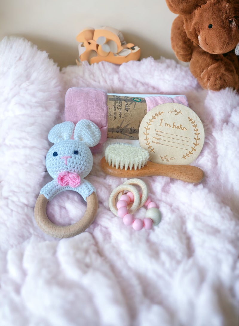 Newborn Baby Shower Gift Set This beautiful gift set is the perfect way to welcome a new baby into the world