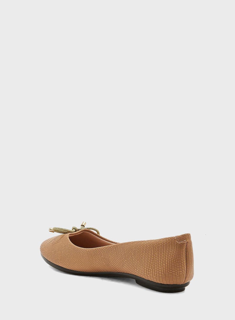 Veronica Close Toe Ballerinas