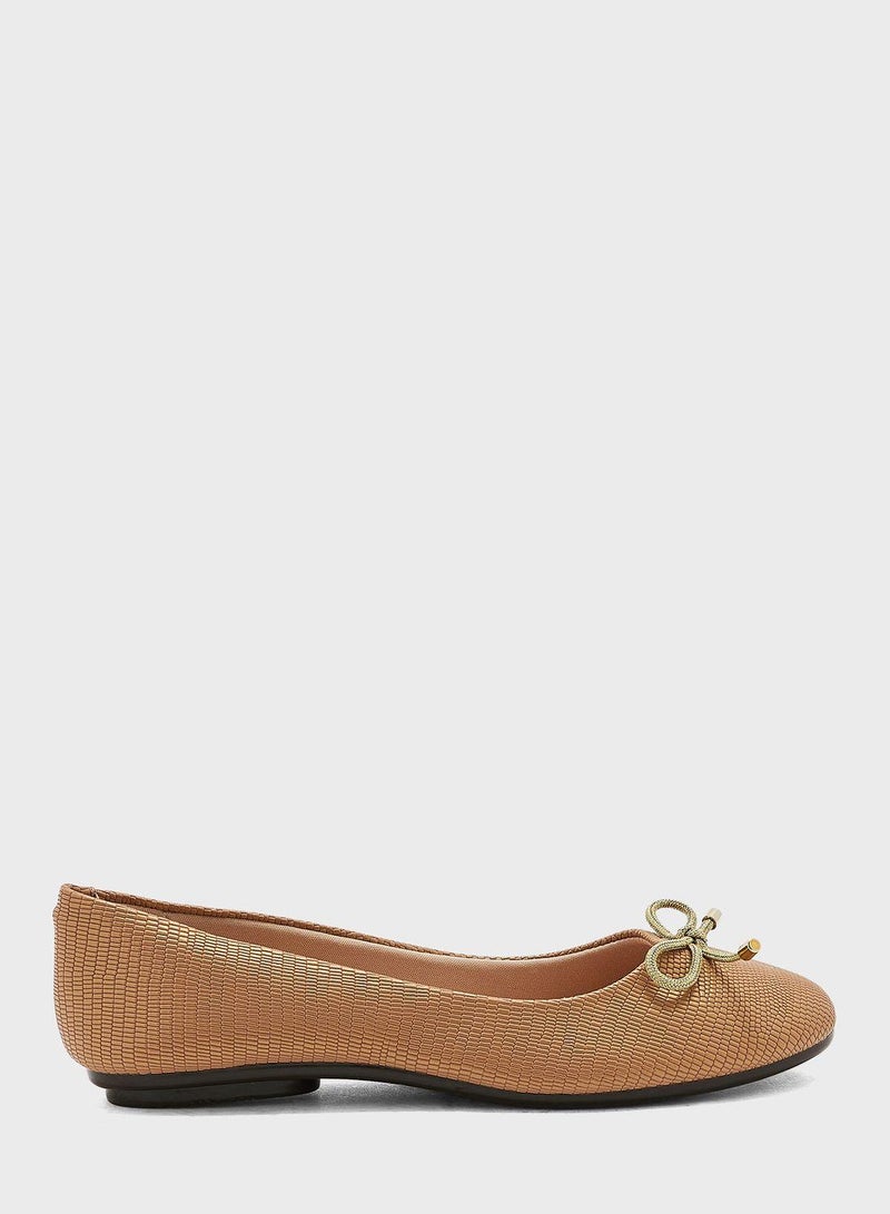 Veronica Close Toe Ballerinas