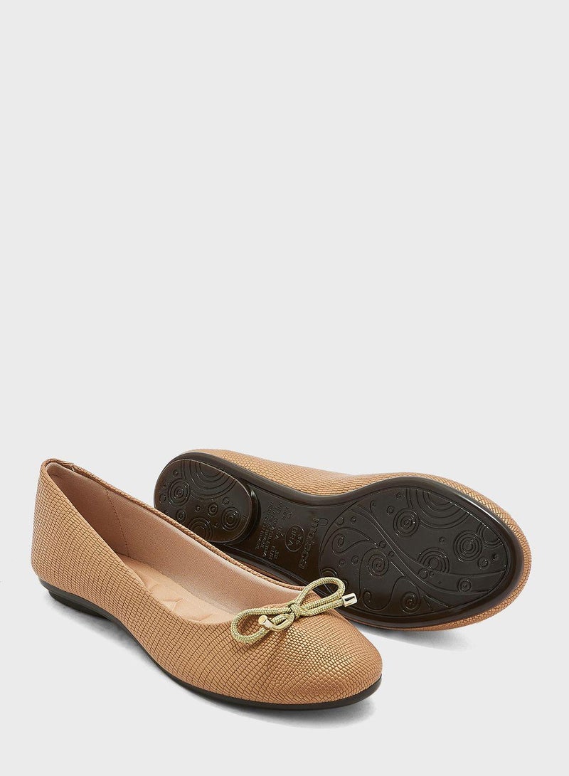 Veronica Close Toe Ballerinas