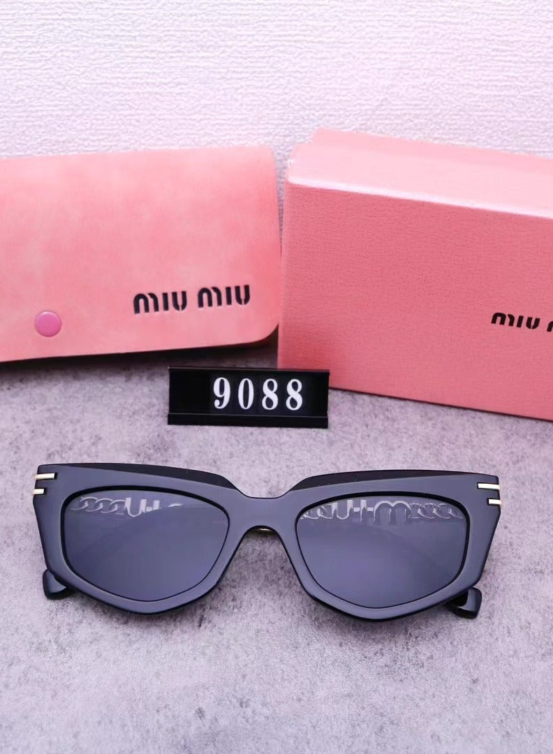 Fashionable Women's Sunglasses
