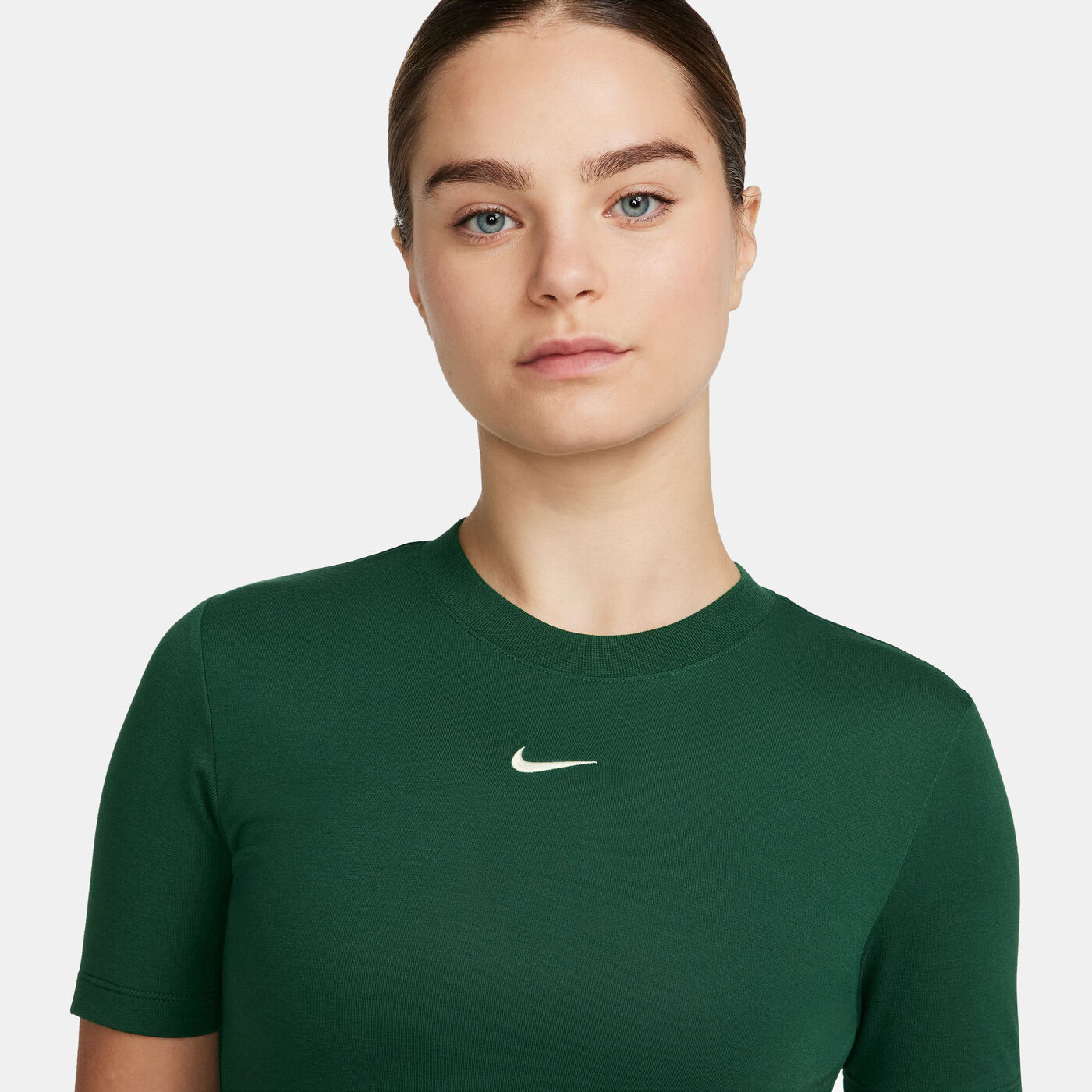 Women's Sportswear Essential Cropped T-Shirt