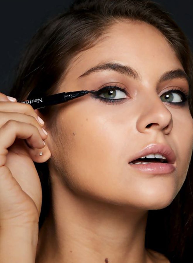 Precision Liquid Eyeliner Jet Black