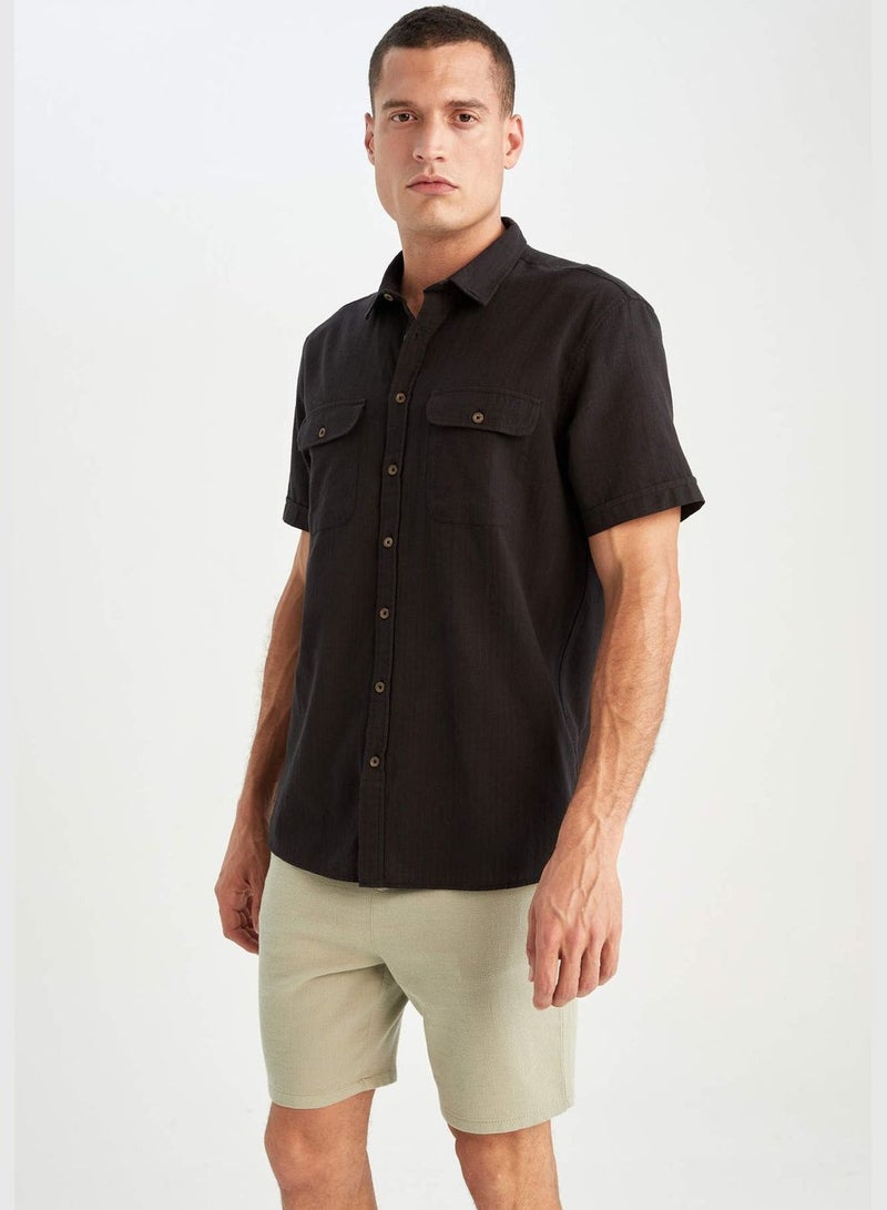 Man Polo Neck Woven Short Sleeve Shirt