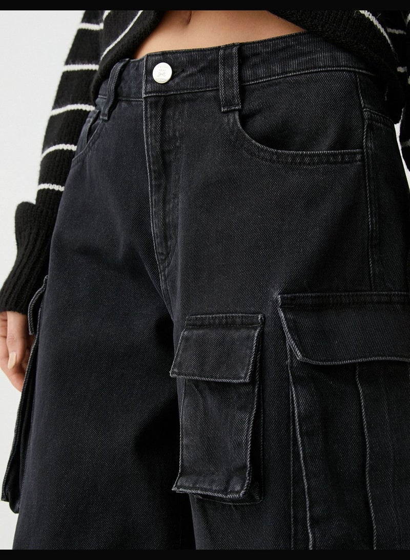 Wide Leg Cargo Trousers Pocket Detail