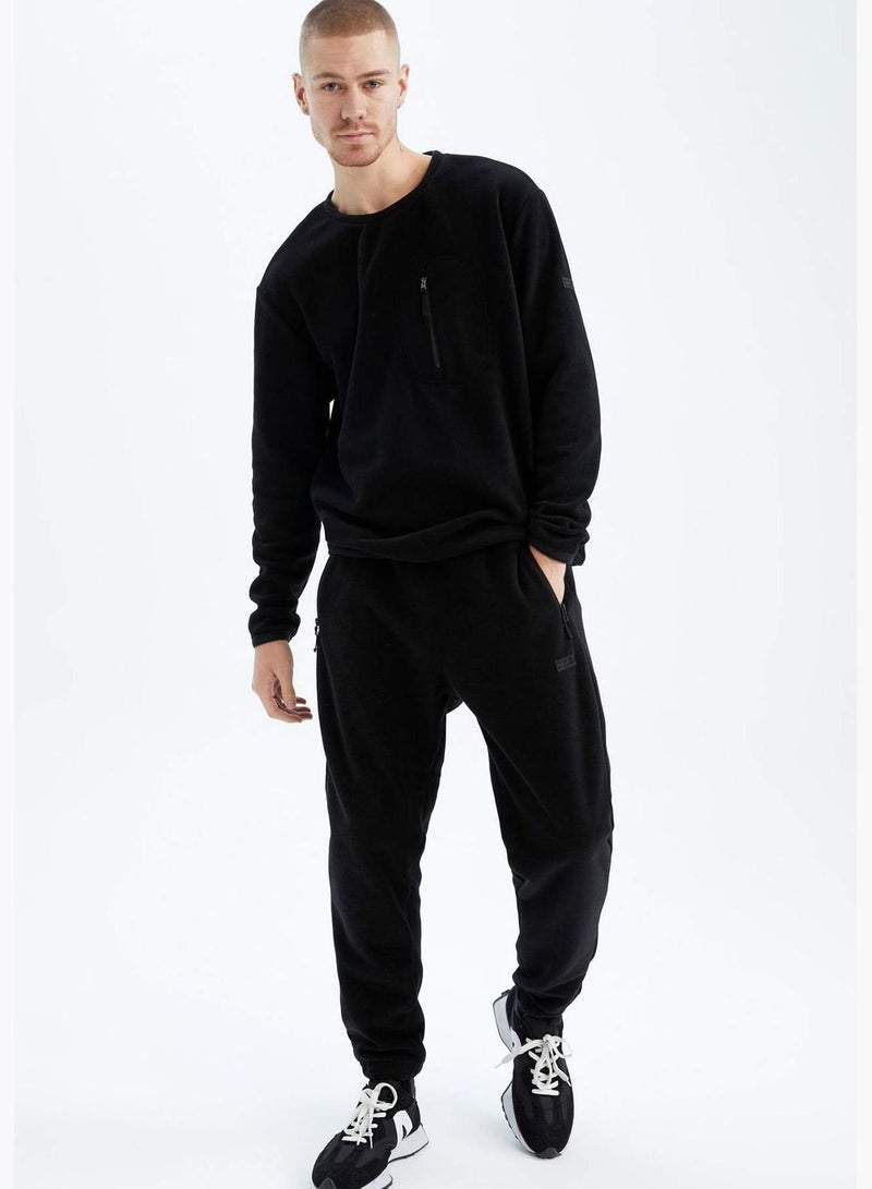 Man Knitted Jogger