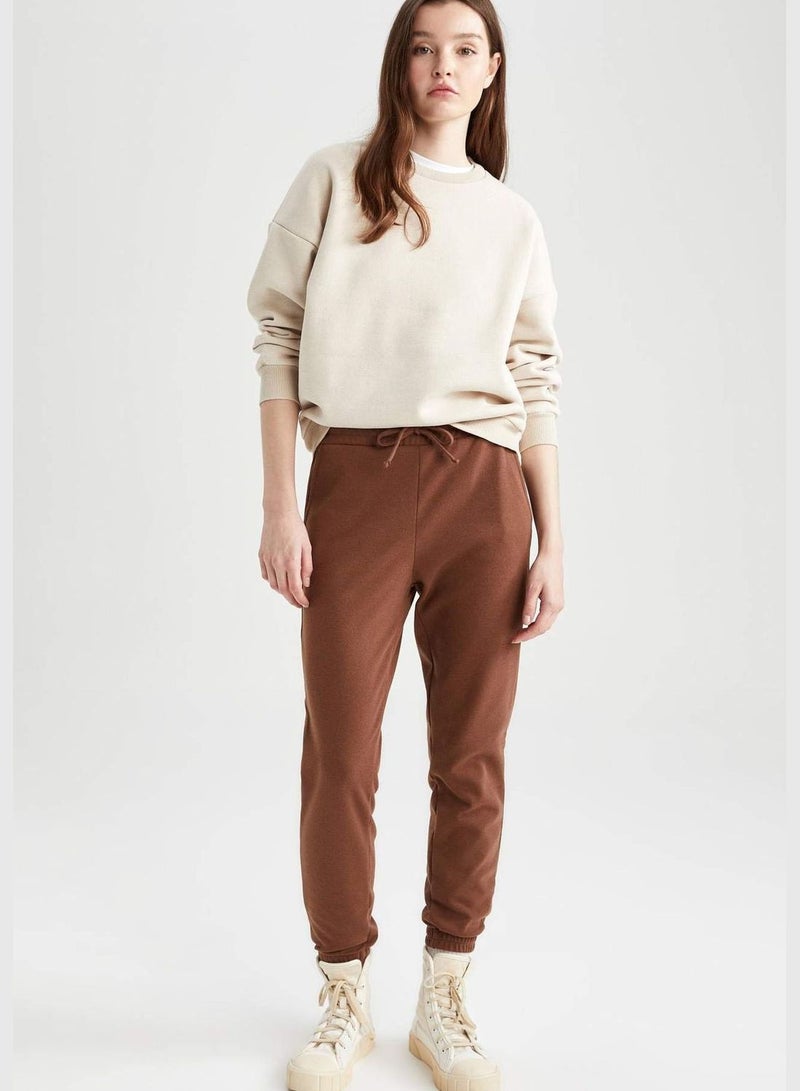 Woman Jogger Fit Knitted Trousers