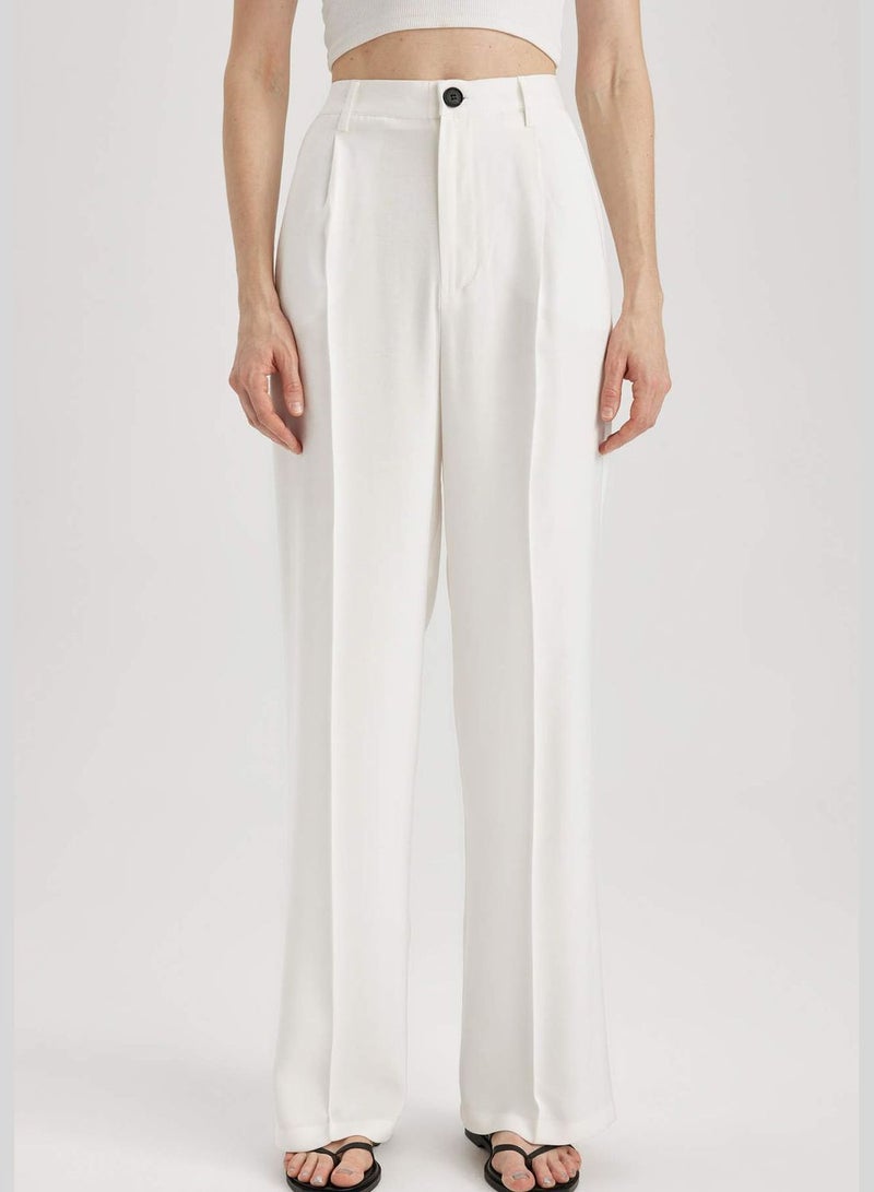 Woman Wide Leg Woven Trousers