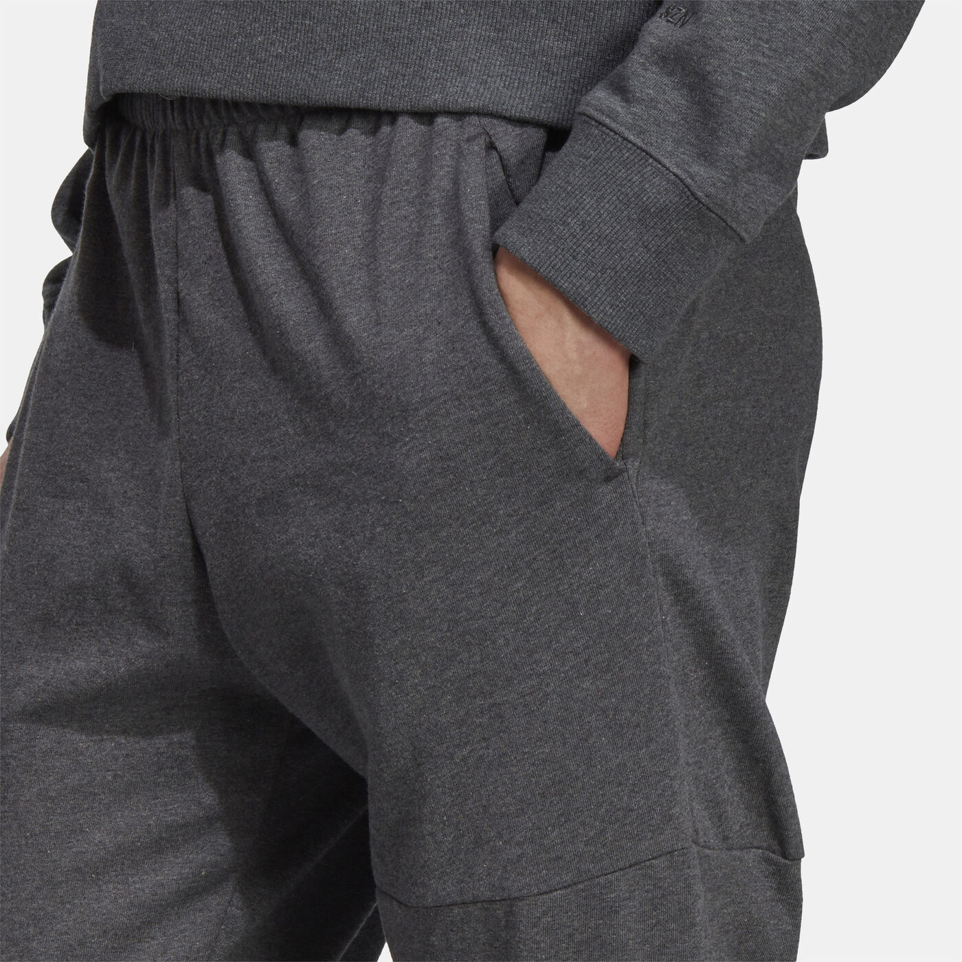 Men's Essentials Badge of Sport Tapered Joggers