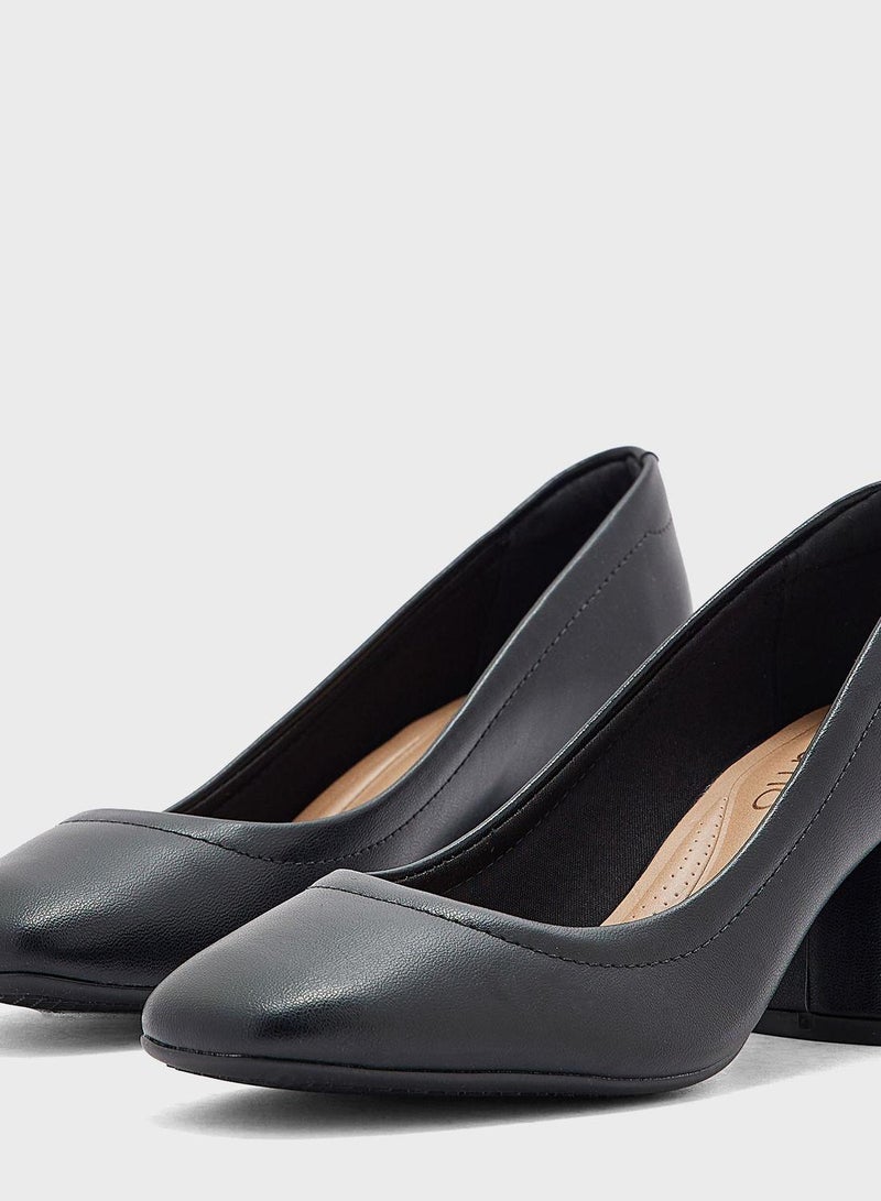 Kiara Close Toe Mid Heel Pumps