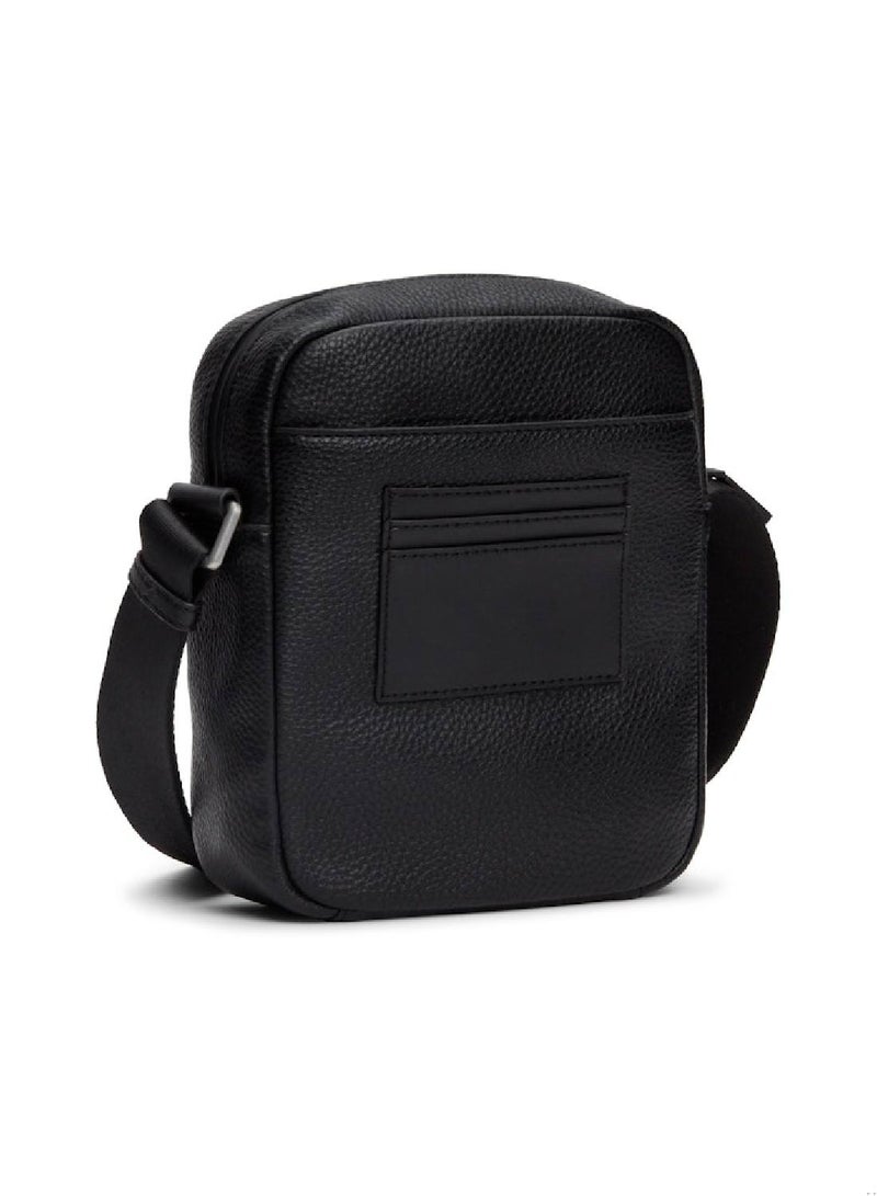 Men's Metal Logo Small Reporter Bag - Pebble grain finish, Black