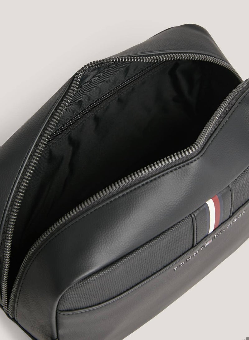 Men's Signature Logo Washbag -  Smooth finish, Black