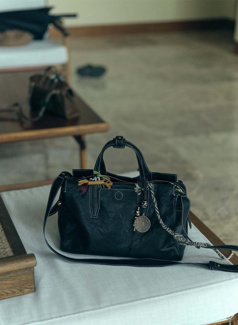 Simple retro small travel bag