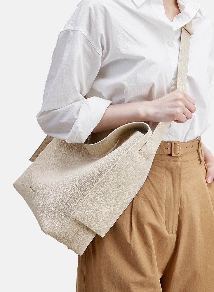 Medium commuter tote bag with hanging ears