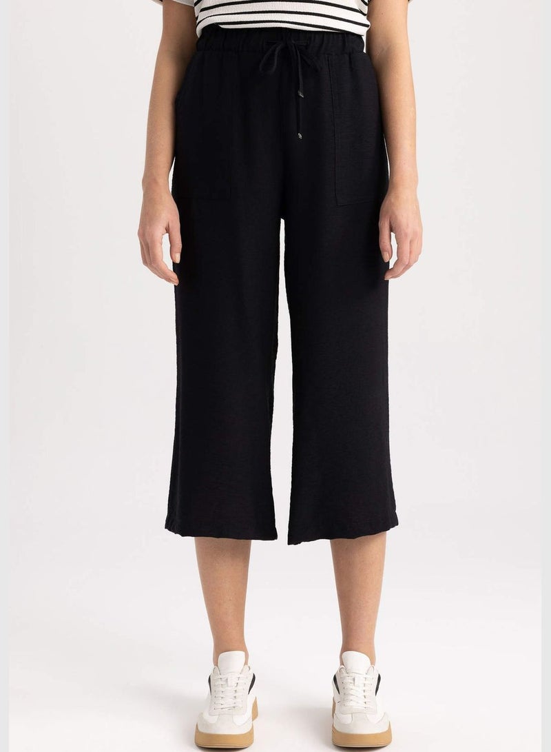 Wide Leg Capri Trousers