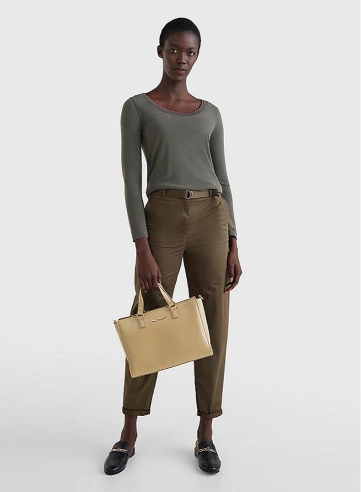 Tommy Hilfiger Women's Tommy Joy Camera Bag Tote handbag Shoulder bag Crossbody bag Casual