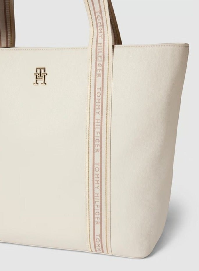 Tommy Hilfiger Shopper with label details