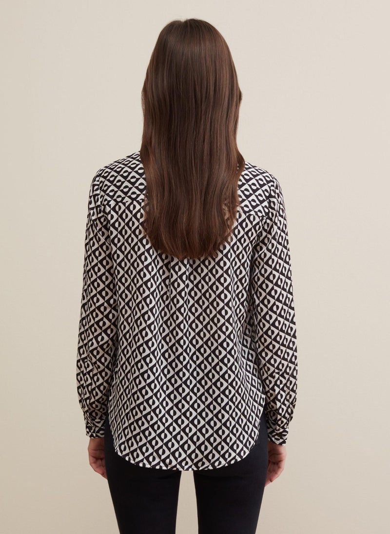 Blouse with optical print