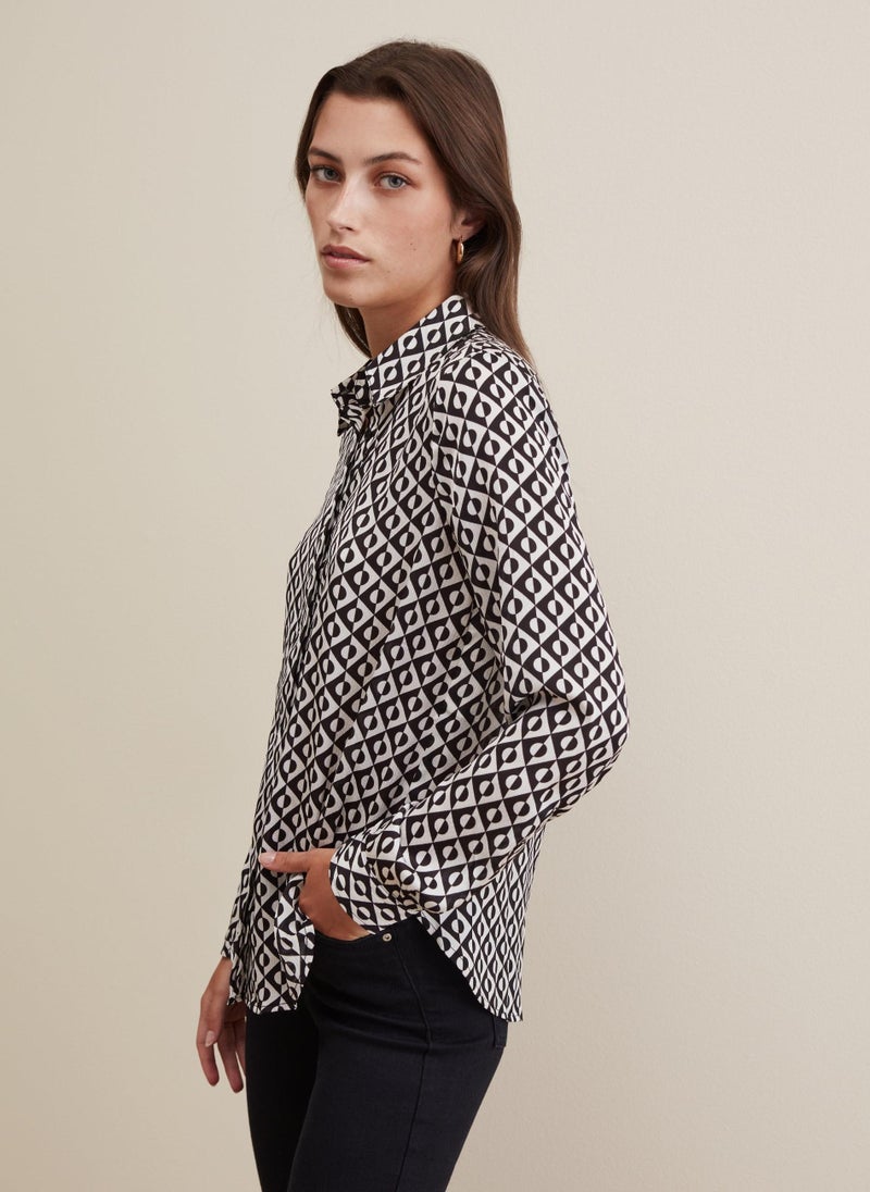 Blouse with optical print