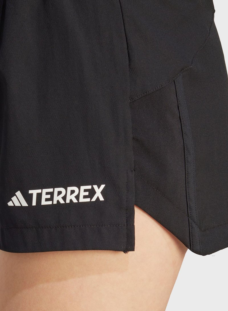 Essential Shorts