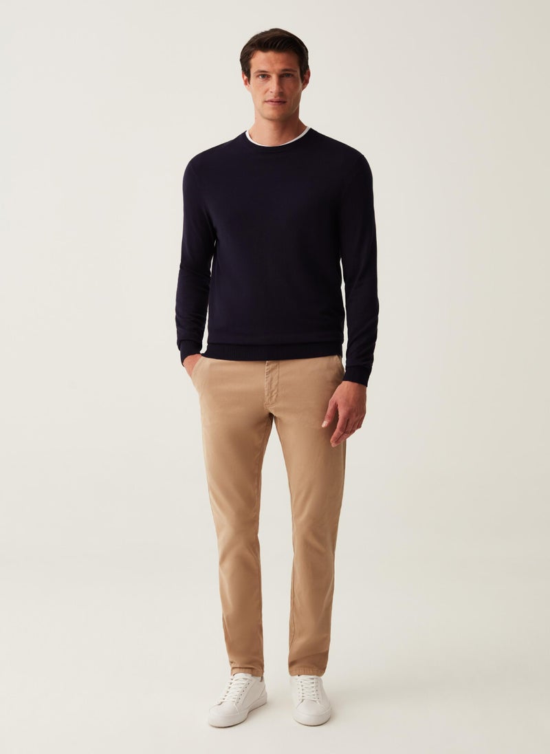 Solid colour stretch cotton chino trousers