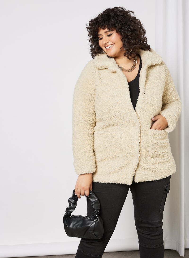 Curvy Sherpa Jacket Beige