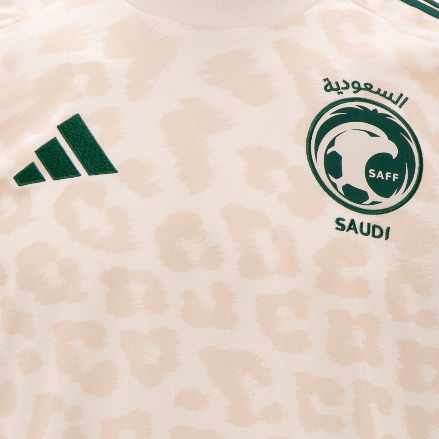 Men's Saudi Arabia 24 Away Replica Football Jersey