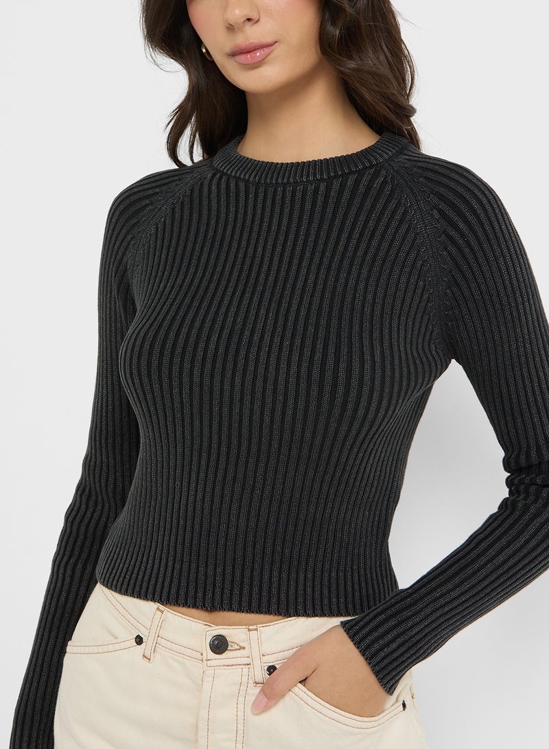 Round Neck Knitted Swaeter