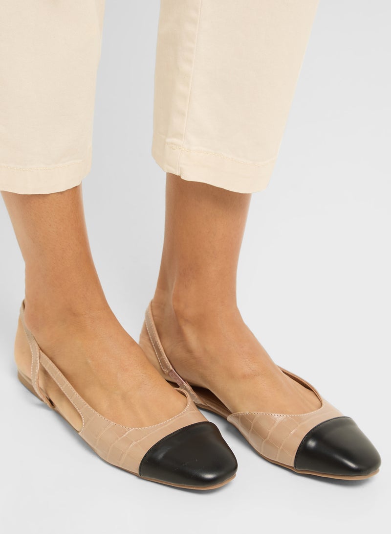 Contrast Toe Flat Shoe