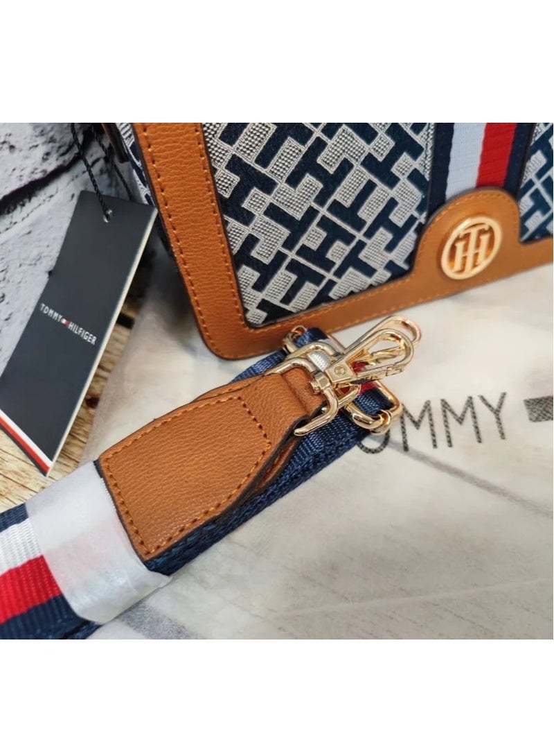 Tommy Hilfiger Leather handbag Shoulder bag Crossbody bag Casual