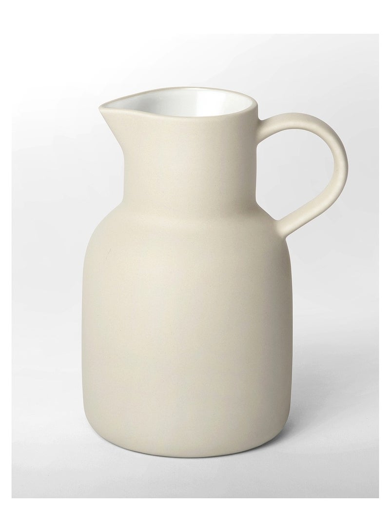 White Jug 0.8L Elegant and Practical Beverage Container for Everyday Use