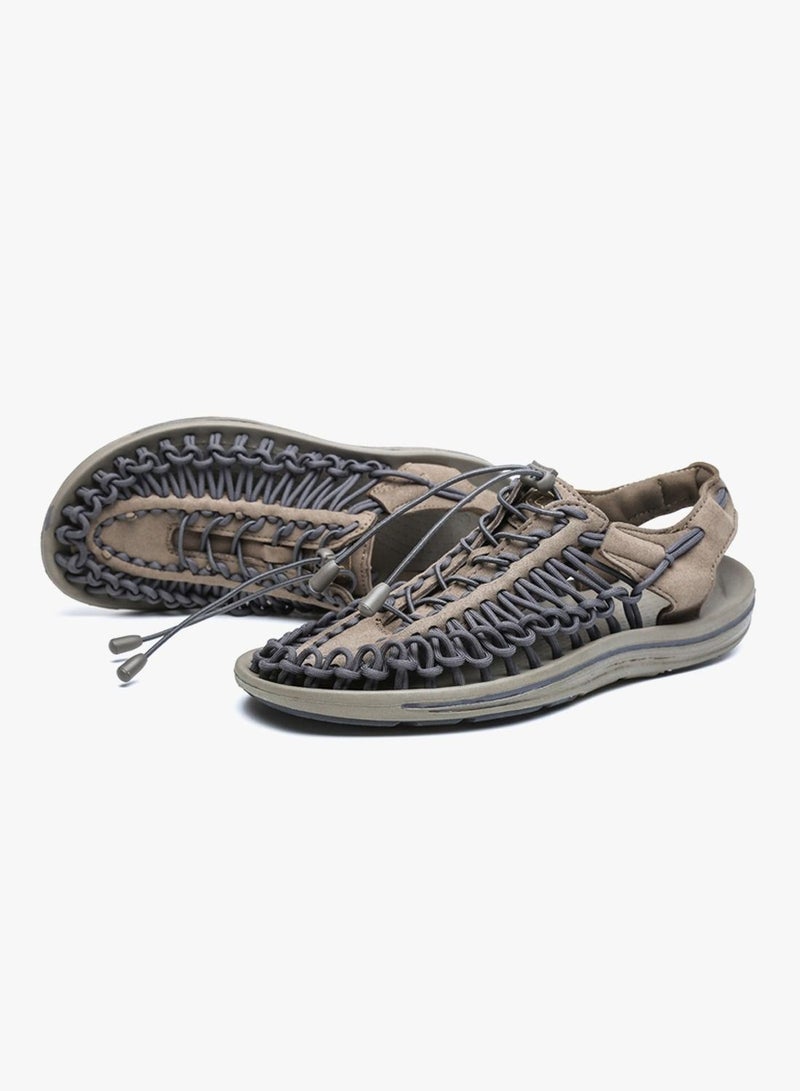 New men's woven sandals