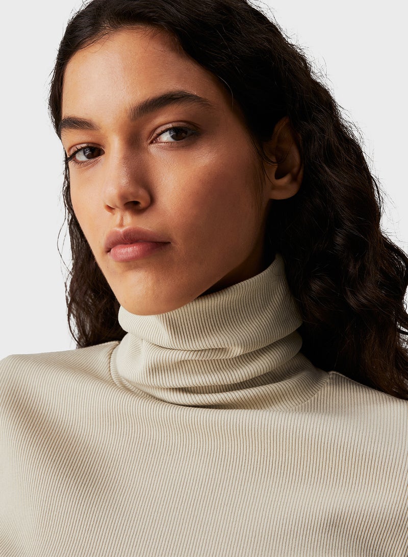 Woven Label Rib Rollneck