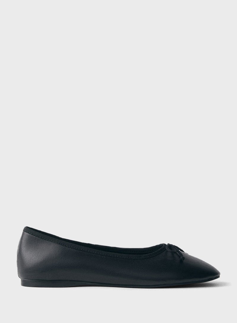 Leather Ballet Flats With Bow