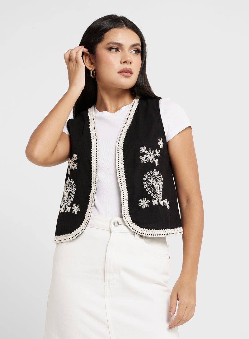 Embroiderd Lace Detail Vest