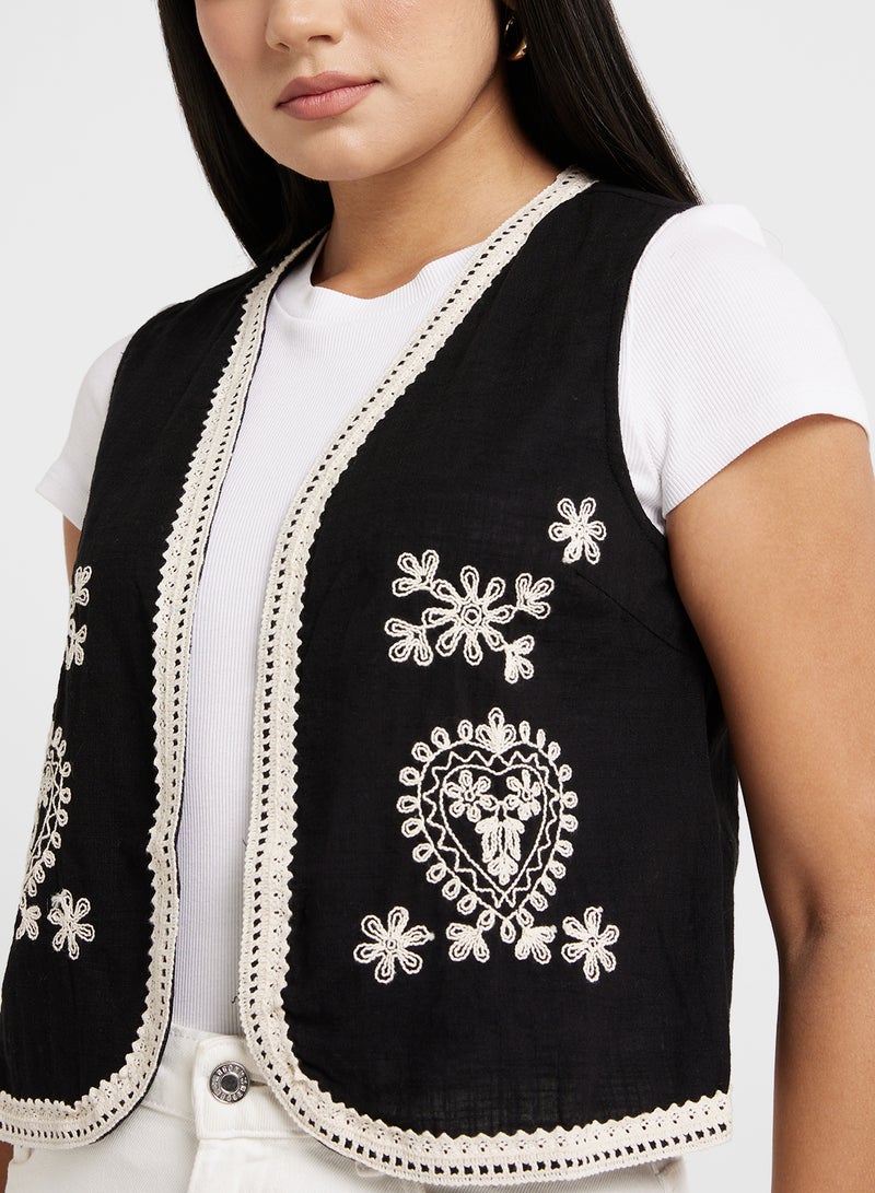 Embroiderd Lace Detail Vest