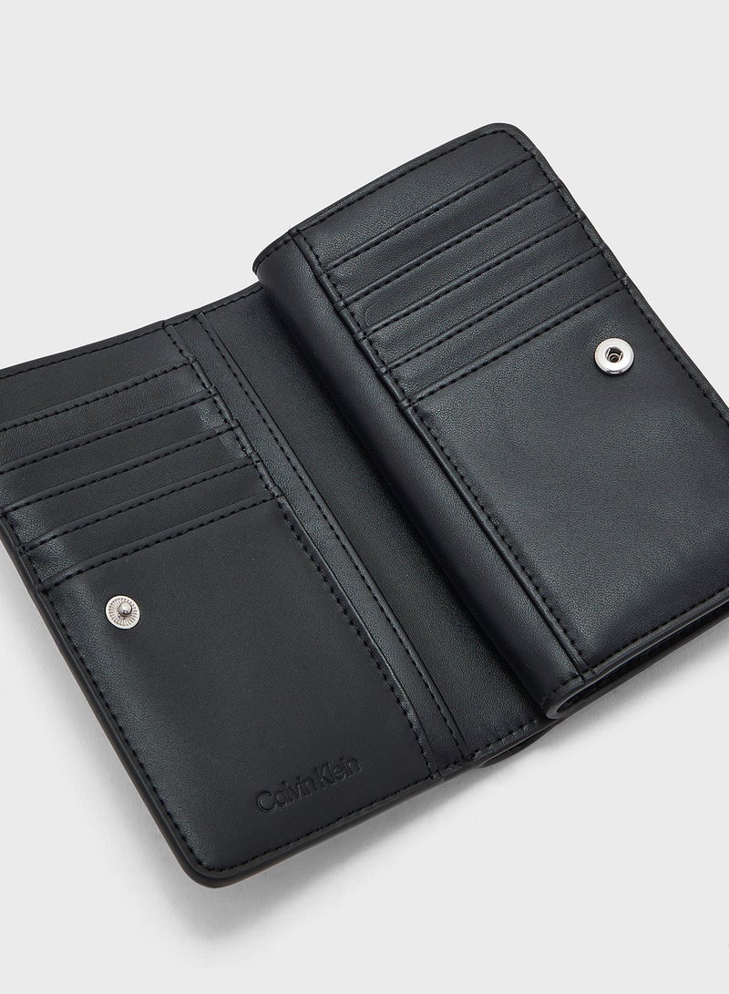 CK DAILY MD BIFOLD_MONO