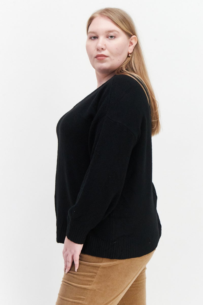 Women Plus Size Scoop Neck Long Sleeve Textured Sweater, Black