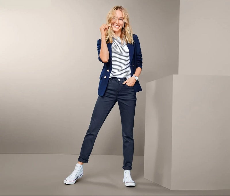 Women Regular Fit Plain Straight Leg Jeans, Dark Blue