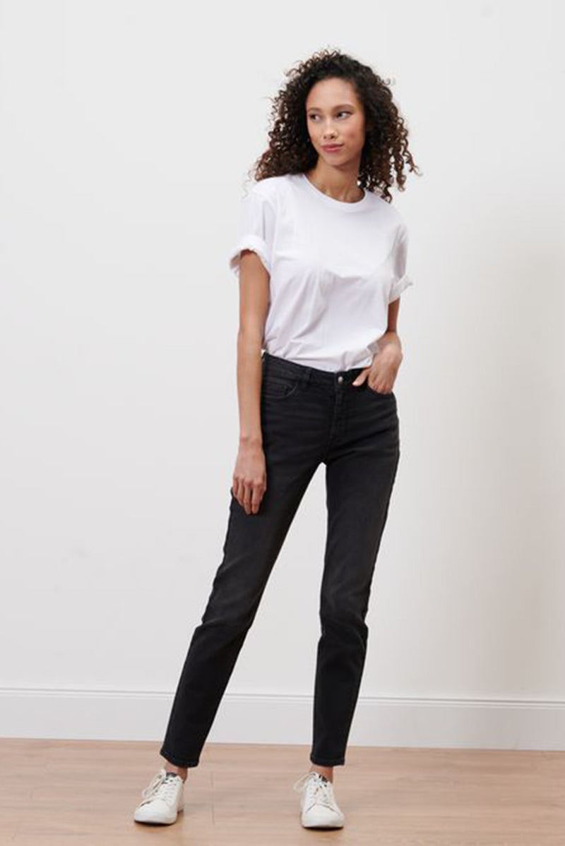 Women Slim Fit High Rise Straight Leg Washed Jeans, Black