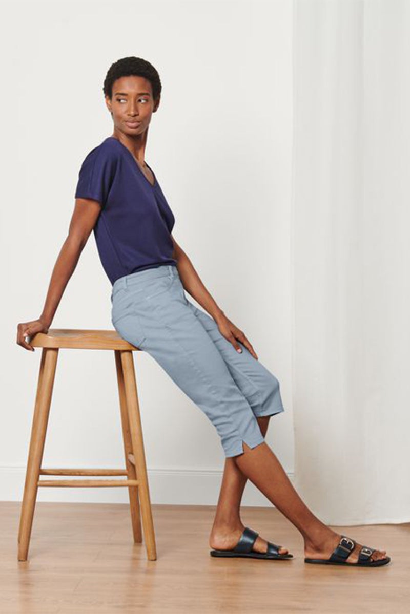 Women Slim Fit Washed Stretchable Crop Jeans, Light Blue